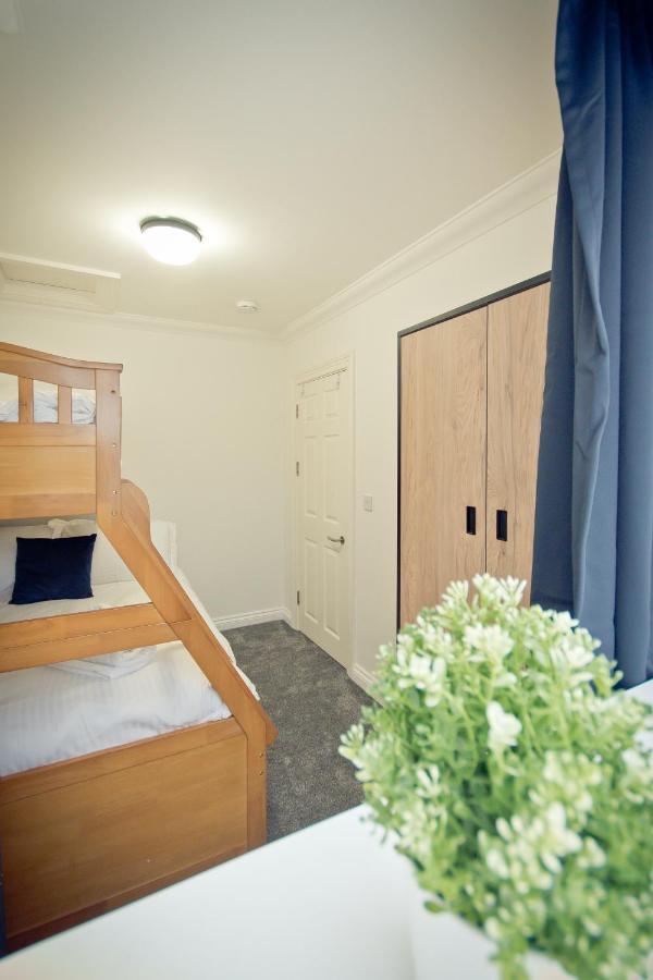Top View 2 Bedroom Apartments Plymouth Esterno foto