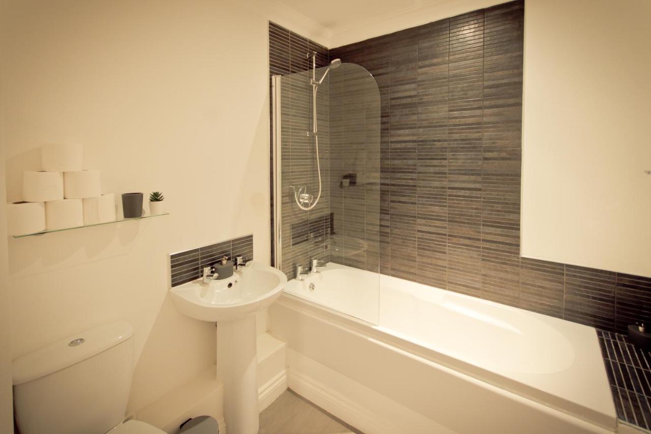 Top View 2 Bedroom Apartments Plymouth Esterno foto